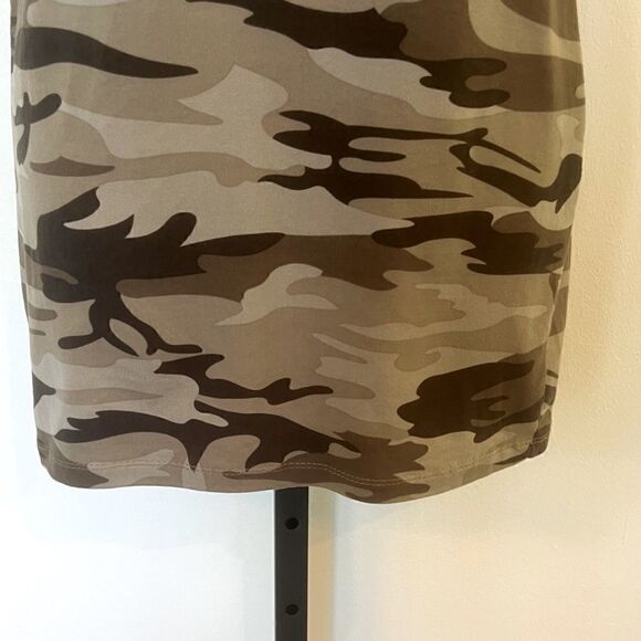 Off The Shoulders Camouflage Dress (S) - Picture 2 of 6
